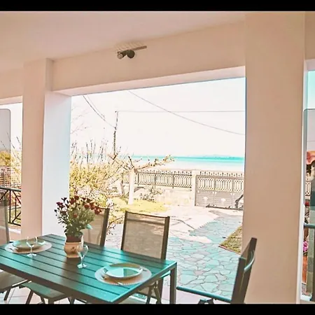 κatakolo Luxury Seaside House & Garden *